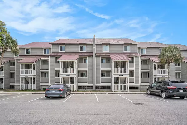 Folly Beach, SC 29439,74 Mariners Cay Dr
