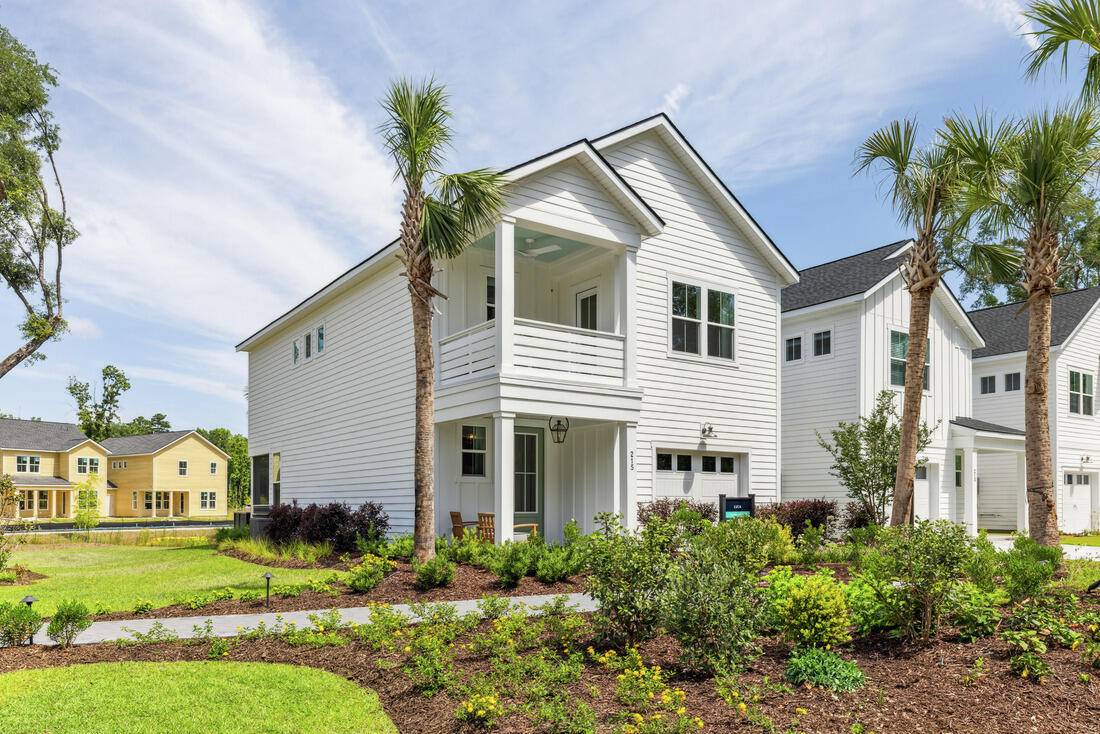 100 Hawthorne Landing Dr, Goose Creek, SC 29445