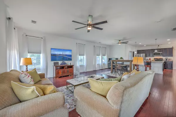 Hanahan, SC 29410,7401 Purser Ln
