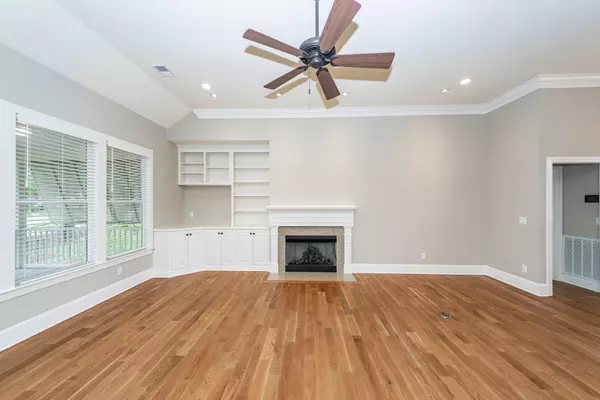 Mount Pleasant, SC 29466,287 Commonwealth Rd