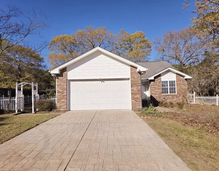 1575 Cottage Dr, Summerton, SC 29148