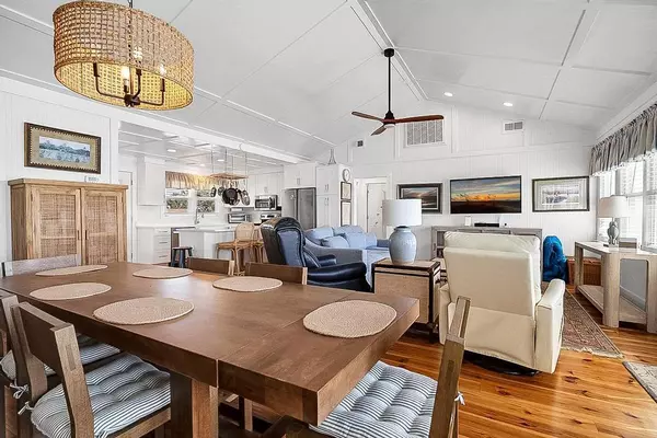 Edisto Island, SC 29438,412 Palmetto Blvd