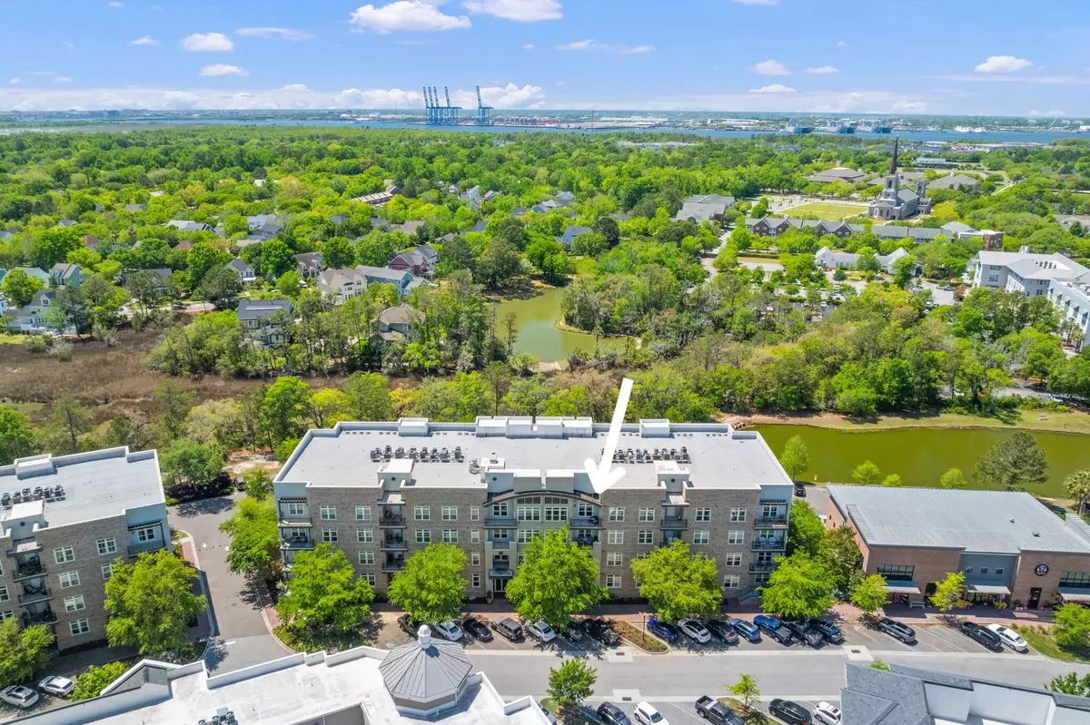 Daniel Island, SC 29492,125 Pier View St #405