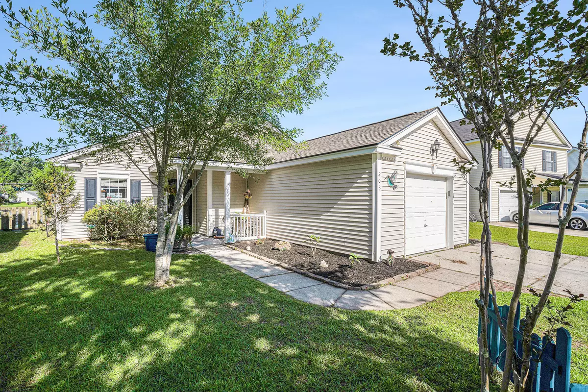 Summerville, SC 29485,203 Eagle Ridge Rd