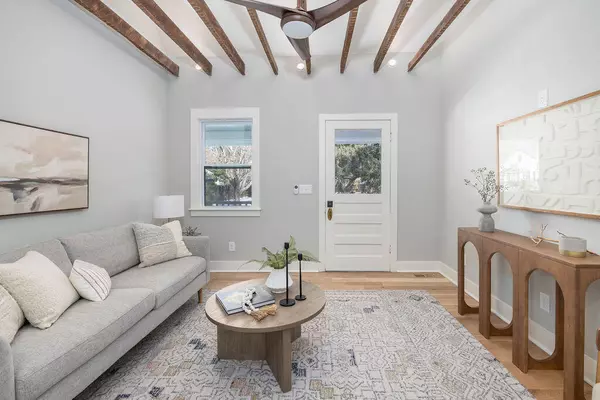 Summerville, SC 29483,301 Beaufort St