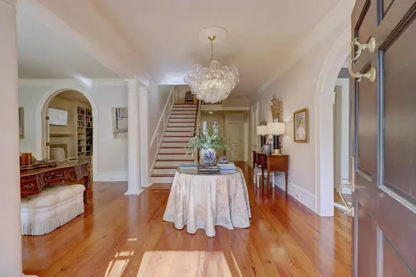 Summerville, SC 29483,418 W Carolina Ave