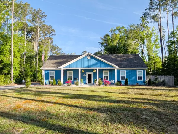1044 Towhee Ln, Mcclellanville, SC 29458