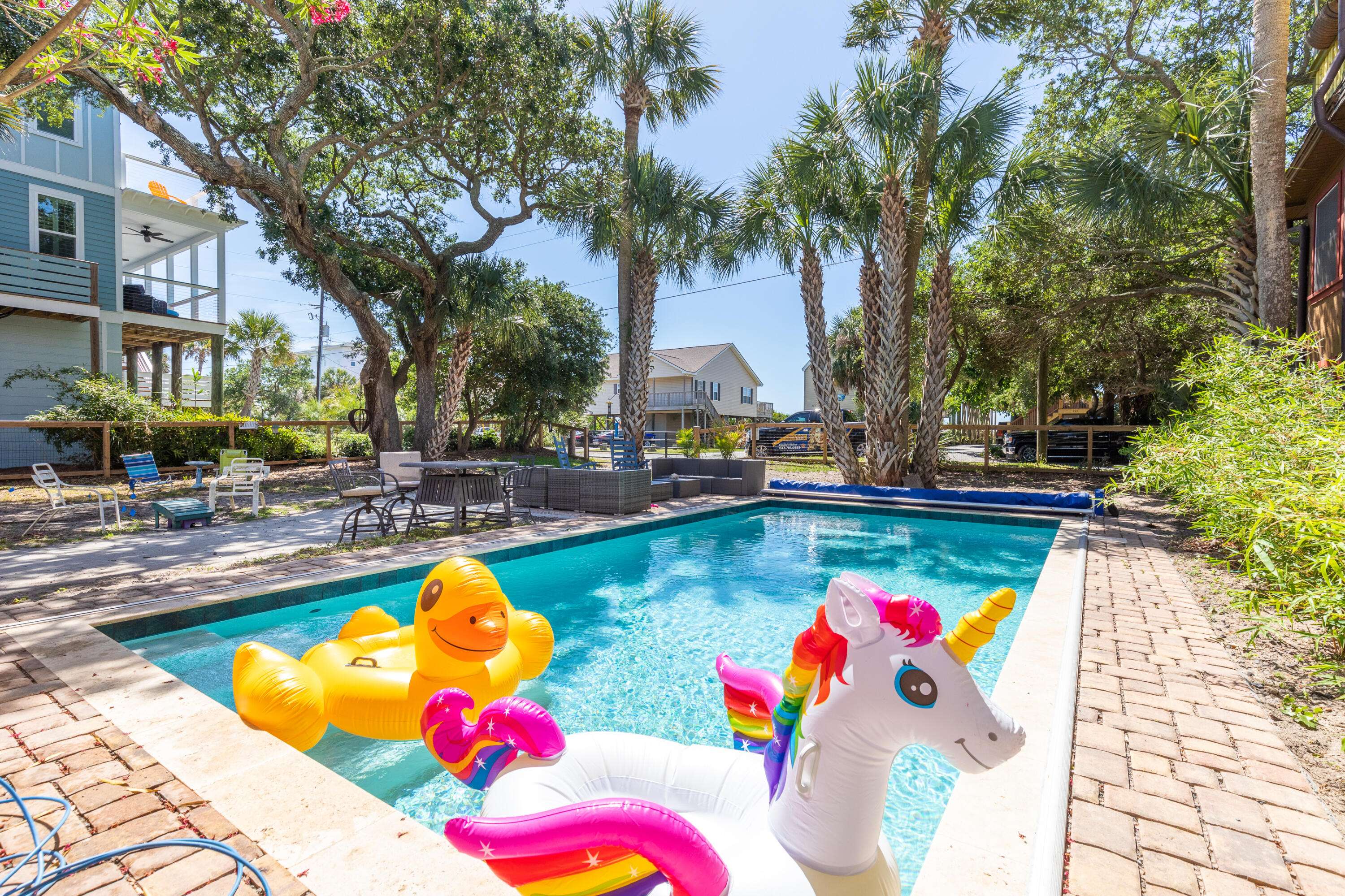 Folly Beach, SC 29439,220 E Arctic Ave
