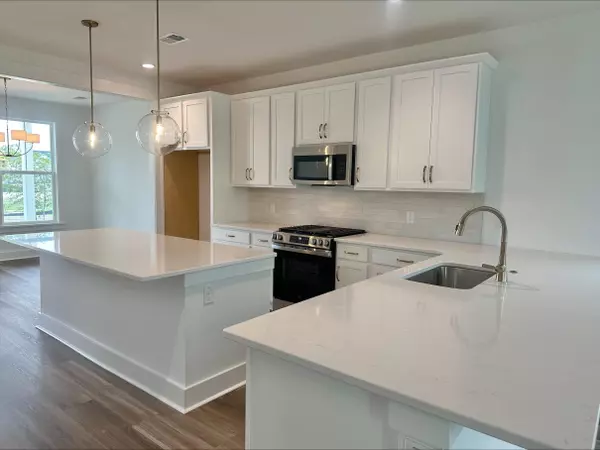 Summerville, SC 29486,708 Rumbling Leaf Ln