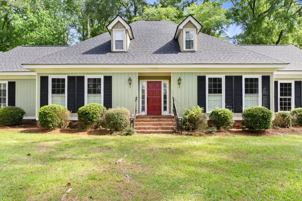 43 Academy Rd, Saint Matthews, SC 29135
