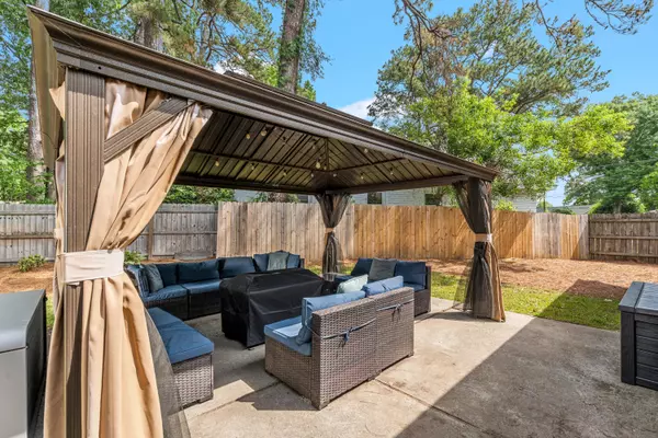 2404 Menola Ave, Charleston, SC 29414