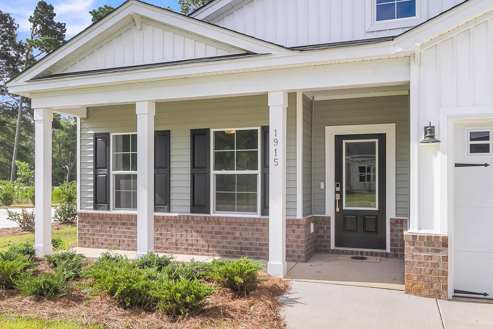 1915 Deercreek Dr, Manning, SC 29102