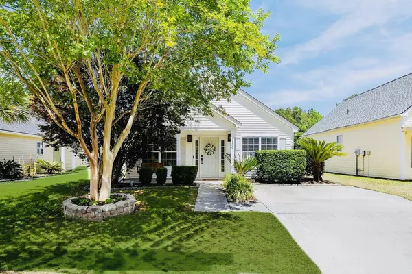 1136 Peninsula Cove Dr, Charleston, SC 29492