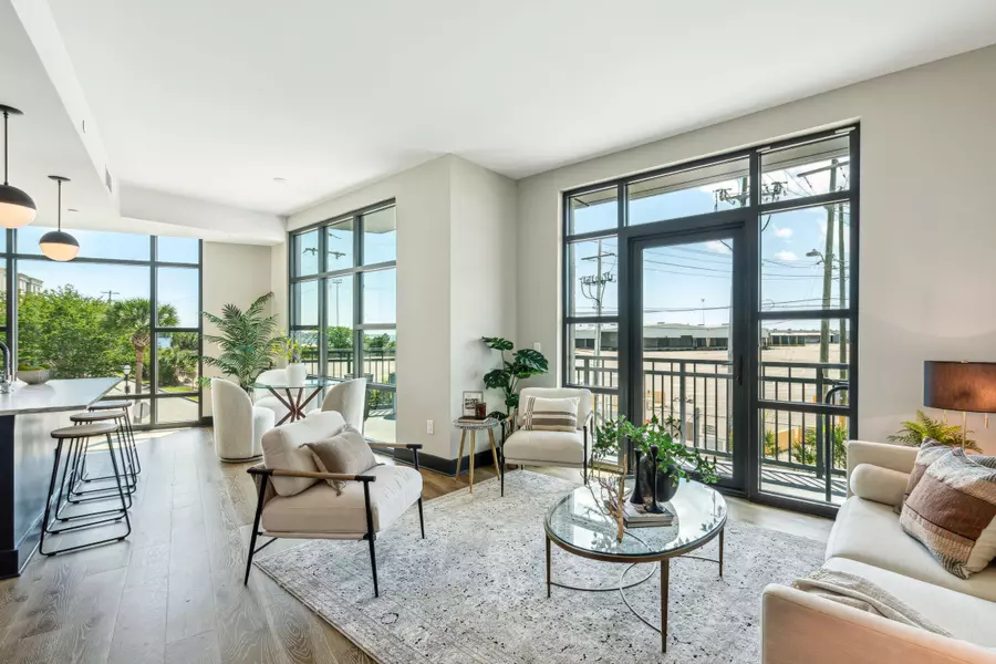 5 Gadsdenboro St #204, Charleston, SC 29401
