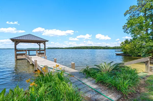 Bonneau, SC 29431,423 Lake Moultrie Dr