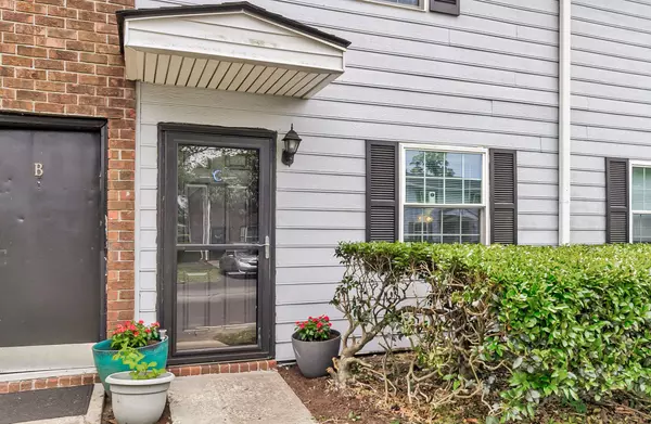 21 Rivers Point Row #Apt 11 C, Charleston, SC 29412