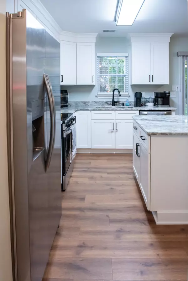 Summerville, SC 29485,109 Holly St