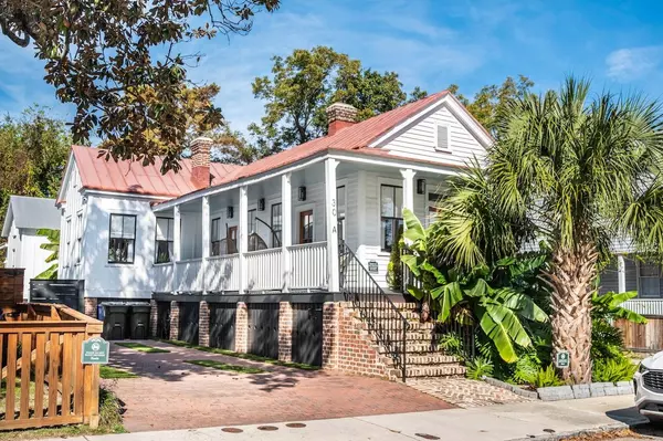 Charleston, SC 29403,30 Ashton St #A And B