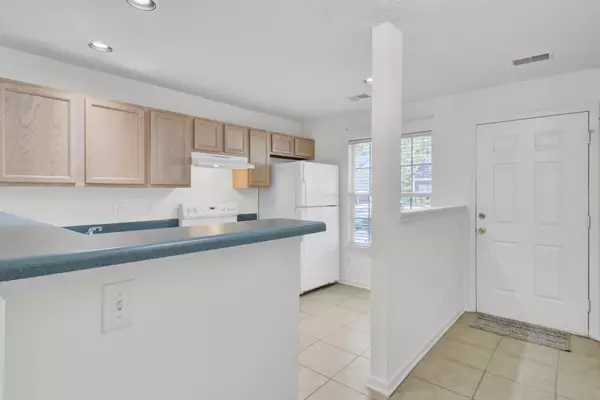 Summerville, SC 29483,302 Elm Hall Cir