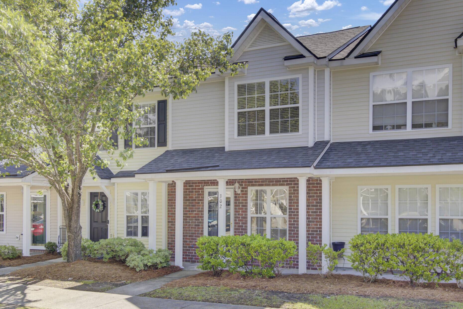 Summerville, SC 29483,302 Elm Hall Cir