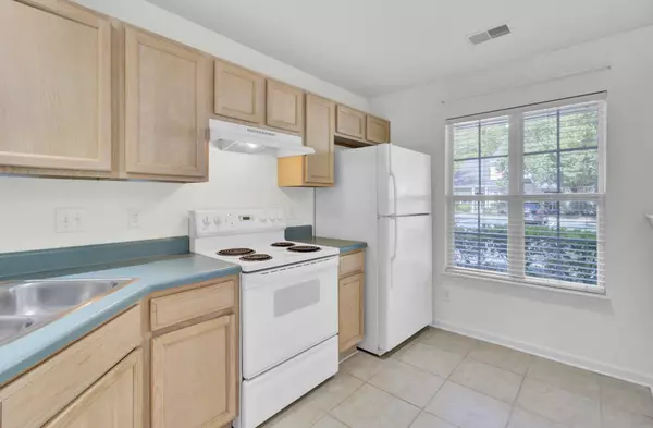 Summerville, SC 29483,302 Elm Hall Cir