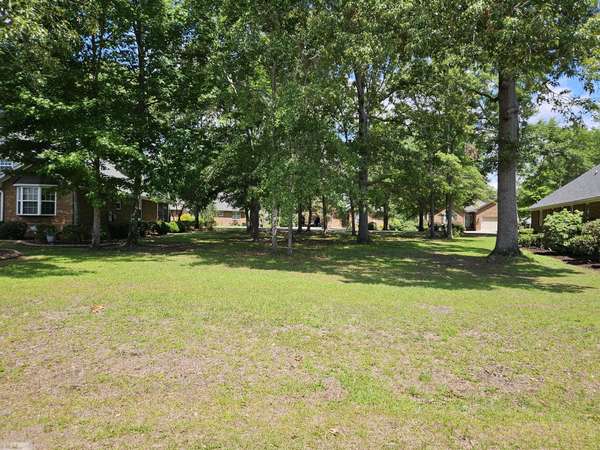Manning, SC 29102,258 Ridge Lake Dr