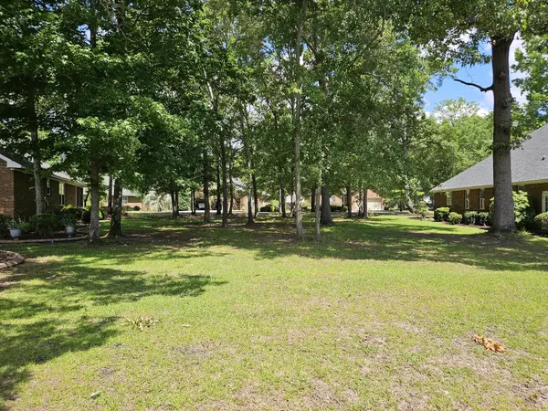 Manning, SC 29102,258 Ridge Lake Dr