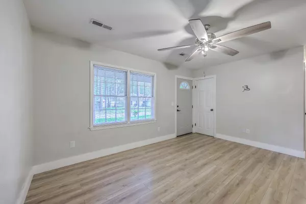 Summerville, SC 29485,141 Larson Dr