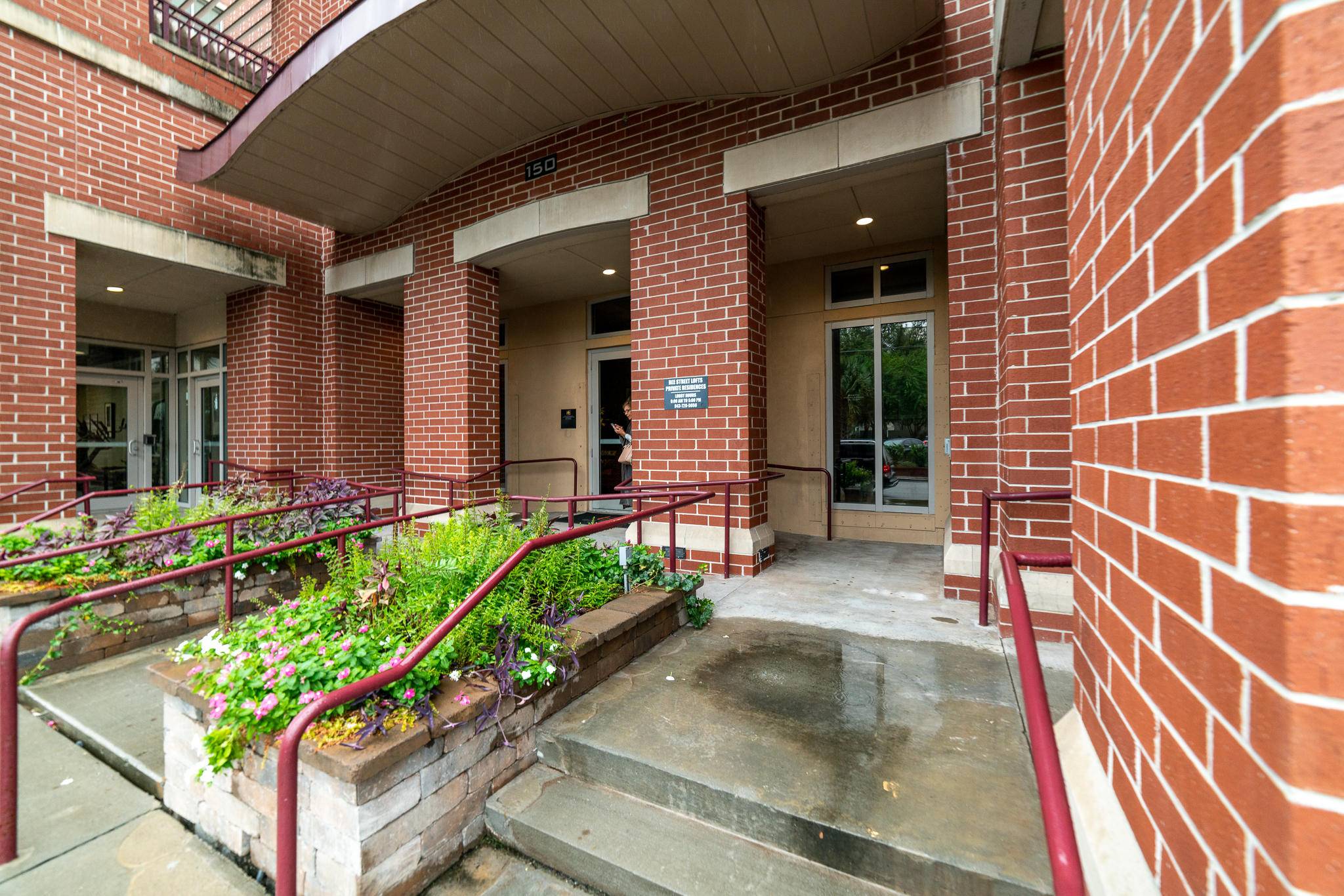 Charleston, SC 29401,150 Bee St #411