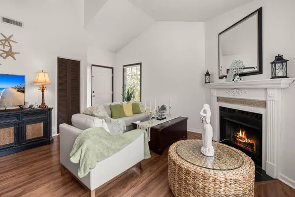 North Charleston, SC 29418,7921 Cricket Ct #305 E