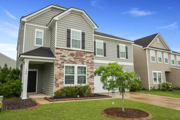 700 Silver Moss Dr, Moncks Corner, SC 29461