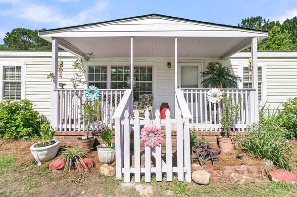 Bonneau, SC 29431,454 Pooshee Plantation Way