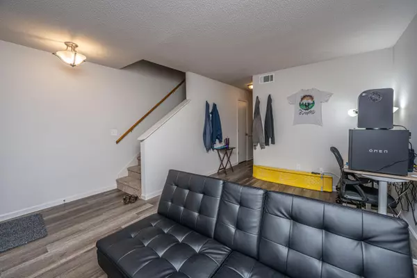 Summerville, SC 29485,306 Crestview Dr #C