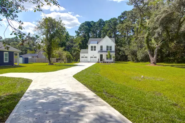 Summerville, SC 29483,714 N Hickory St #13