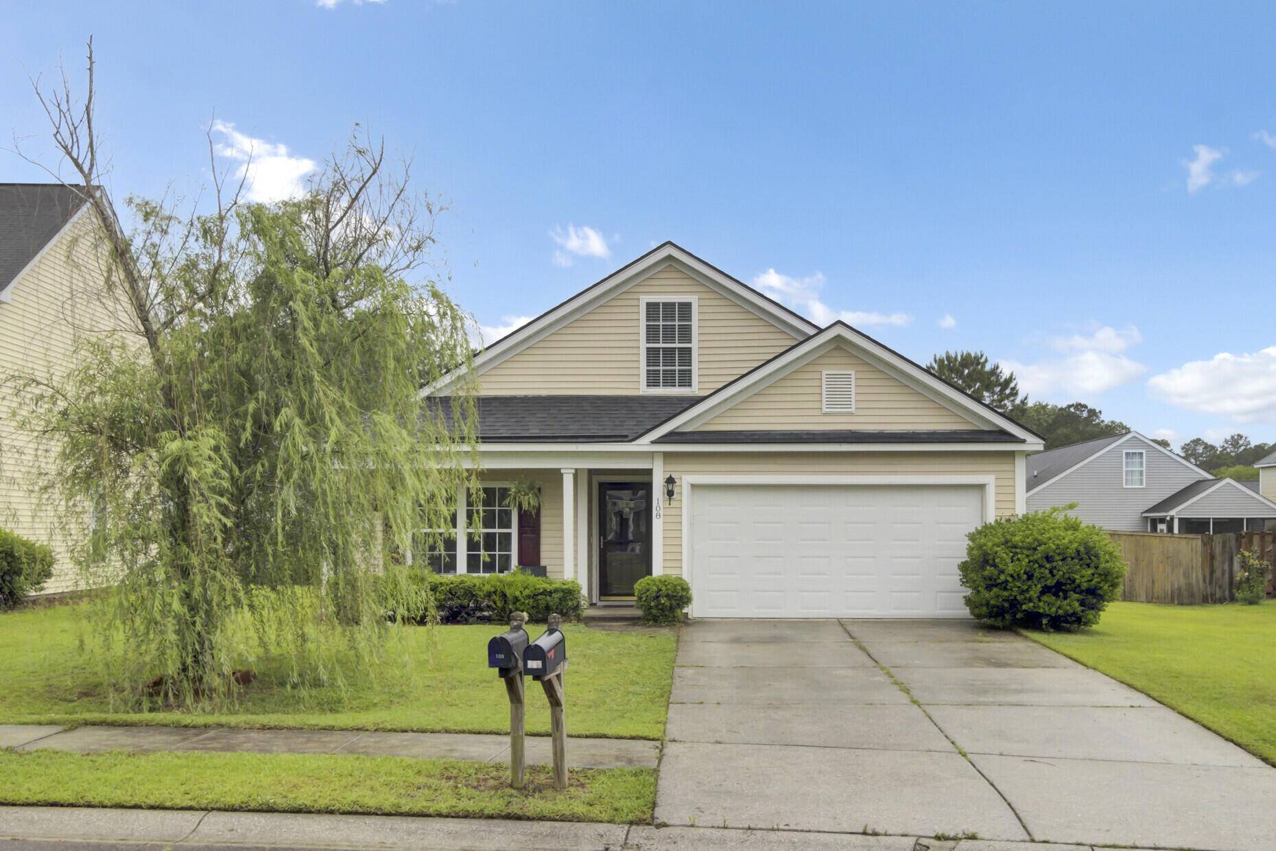 108 Larkspur Dr, Goose Creek, SC 29445