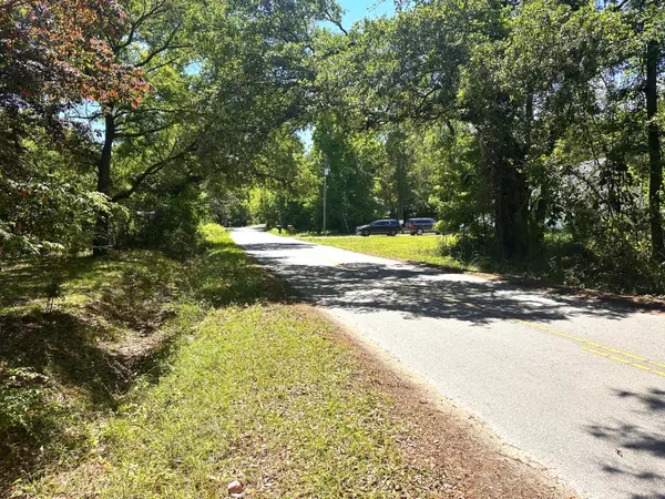 Mcclellanville, SC 29458,8527 Old Georgetown Rd