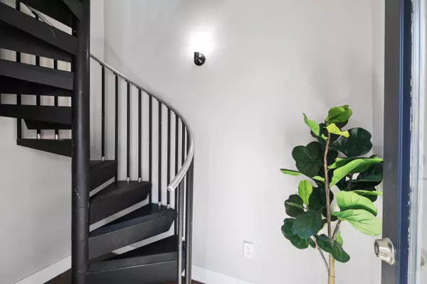 Charleston, SC 29403,2 Francis St #I