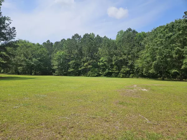 Manning, SC 29102,141 Woodlake Dr