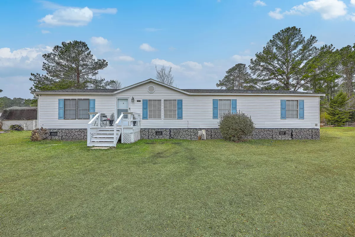 Summerville, SC 29483,307 Glen St