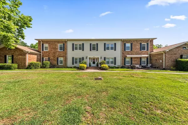 108 Woodlake Dr, Summerville, SC 29485