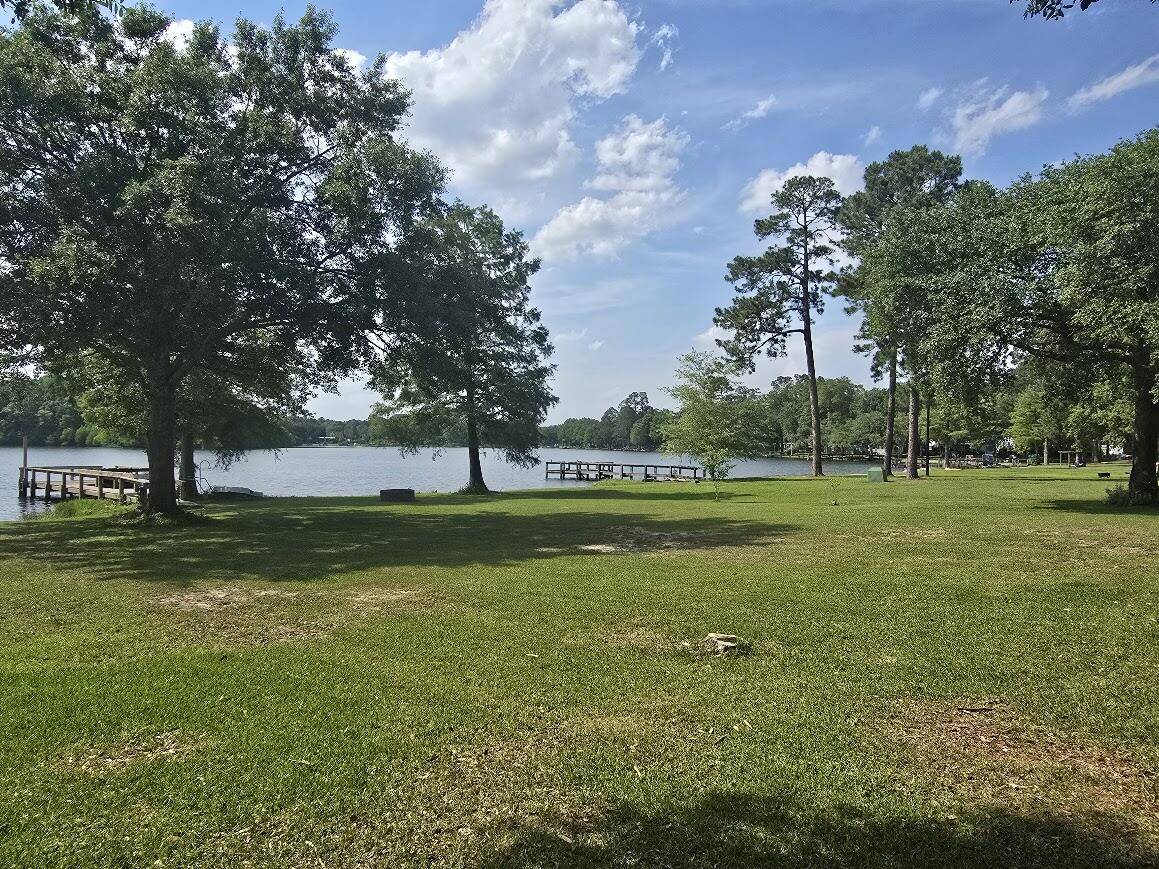 Eutawville, SC 29048,304 Fountain Lake Dr