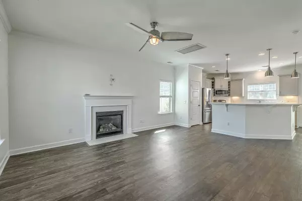 Summerville, SC 29486,211 Saxony Loop