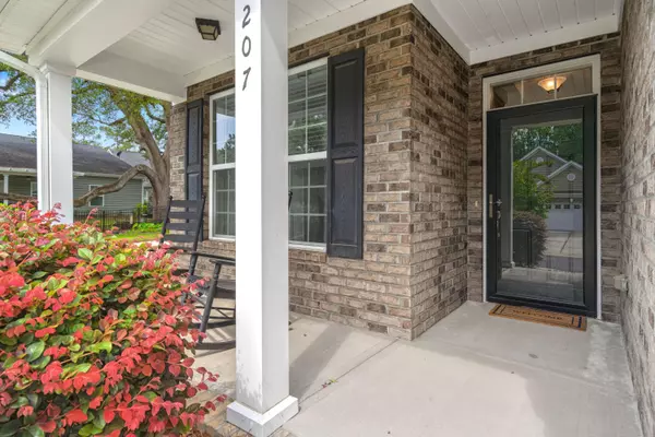 Summerville, SC 29485,207 Brutus Ln