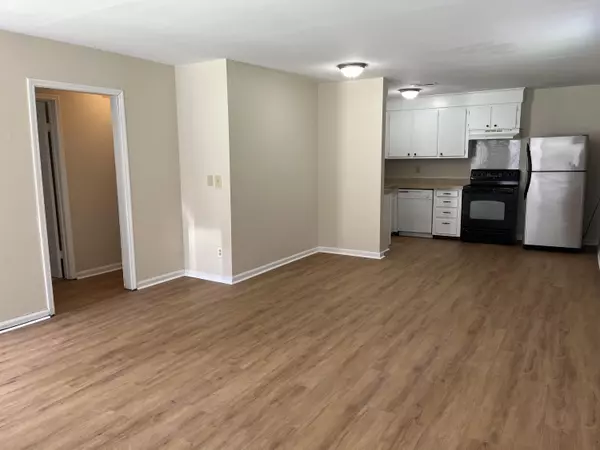 Ladson, SC 29456,825 A Sandpiper Dr