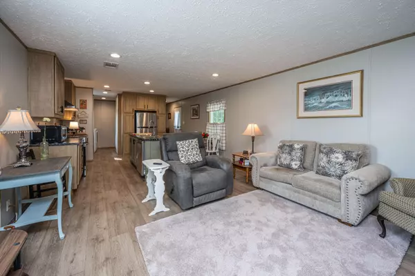 Bowman, SC 29018,7806 Charleston Hwy