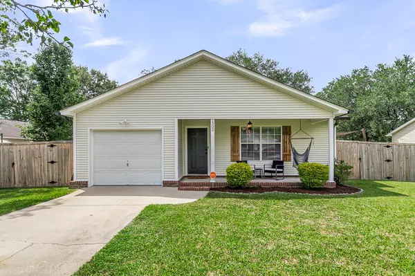 1302 Aubry Dr,  Moncks Corner,  SC 29461