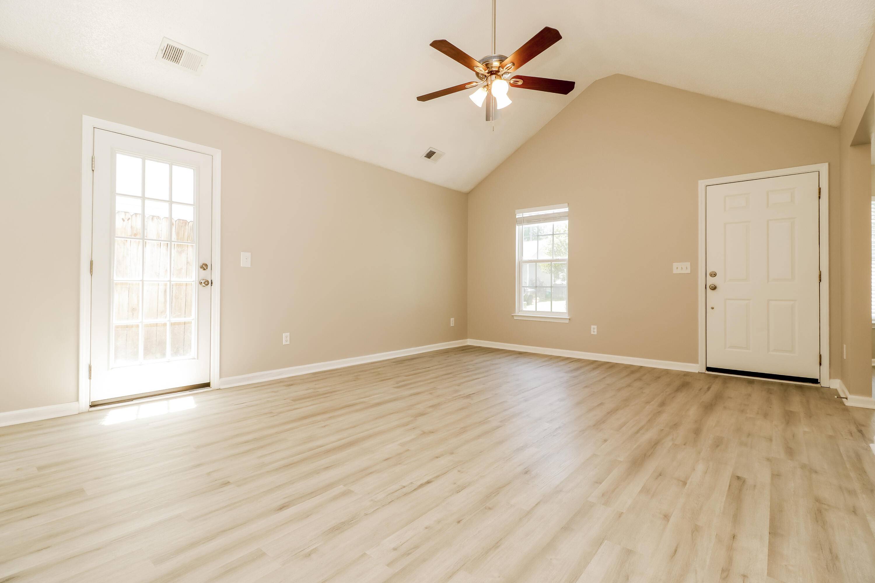Summerville, SC 29483,258 Trickle Dr