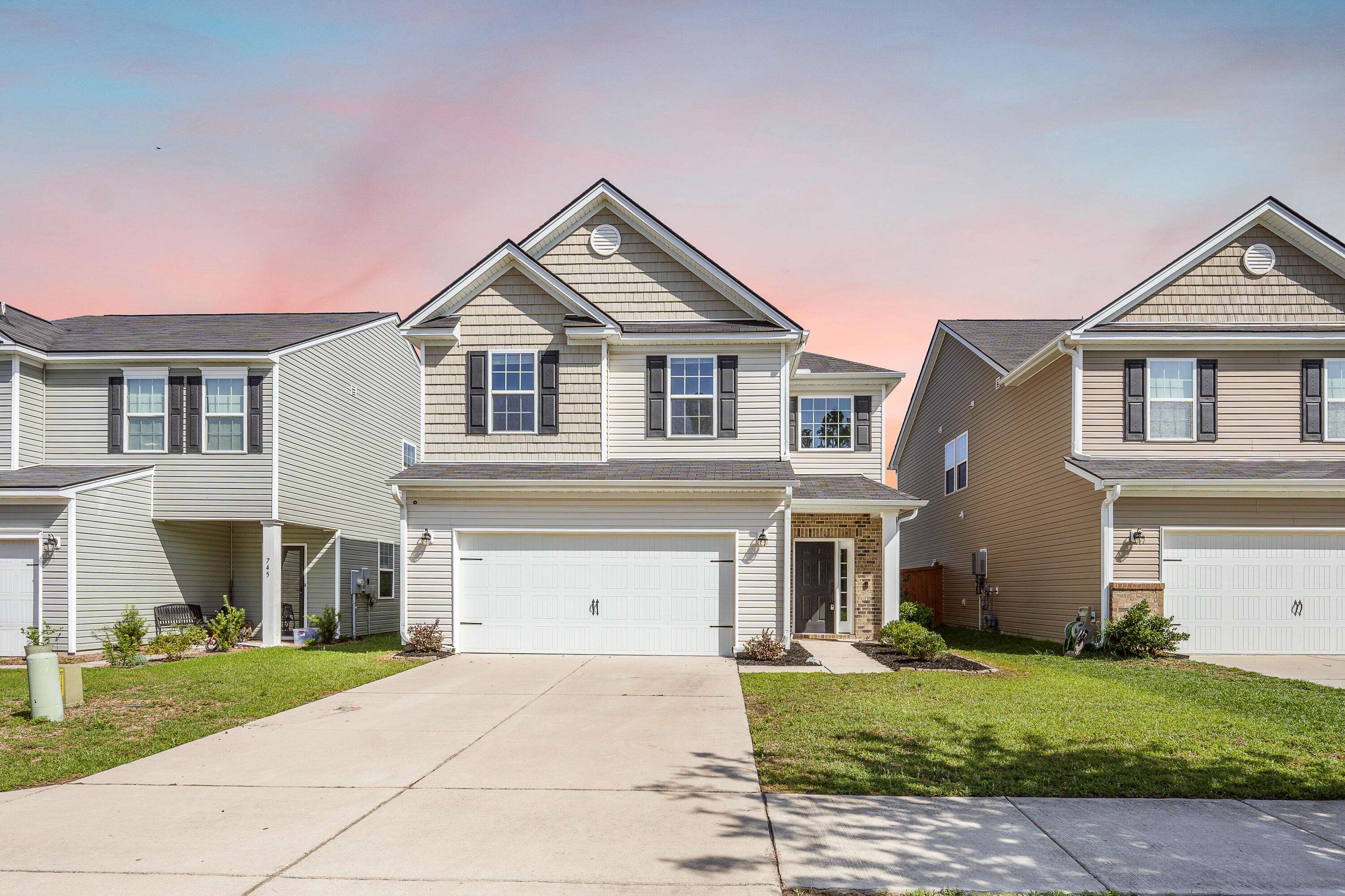 743 Redbud Ln, Summerville, SC 29486