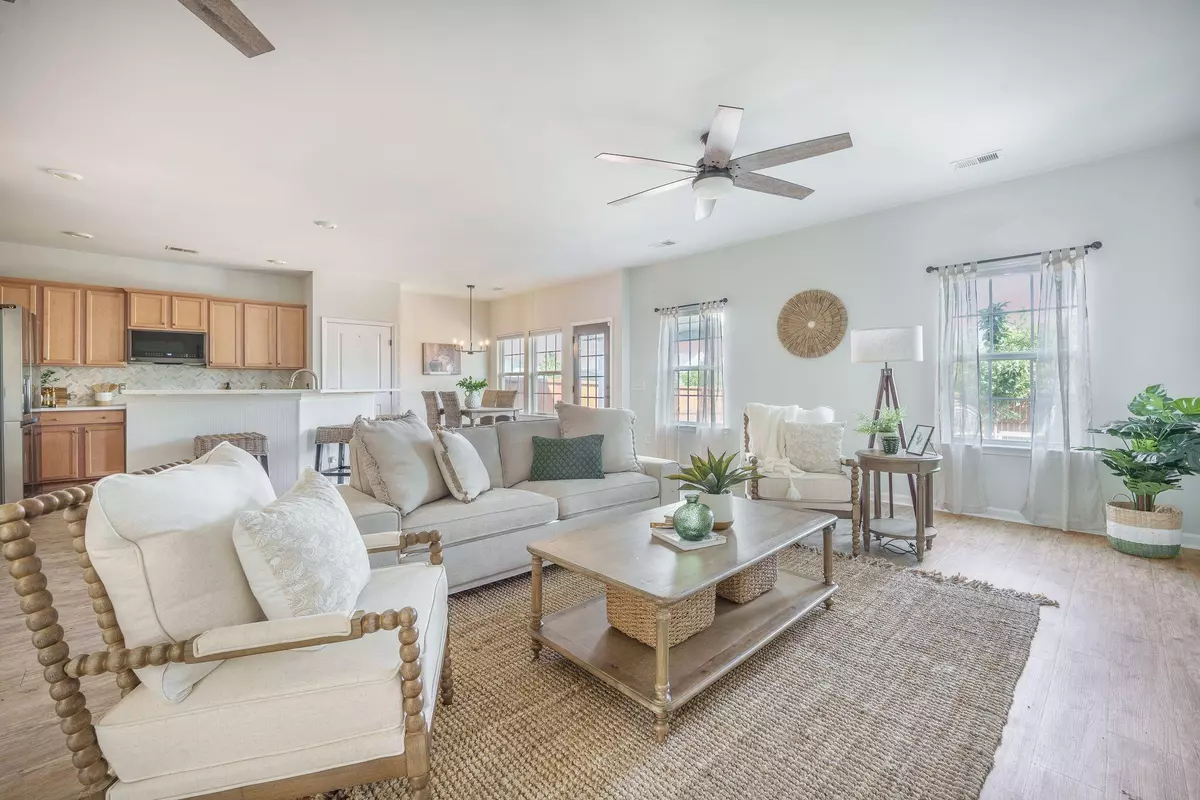 Summerville, SC 29486,743 Redbud Ln