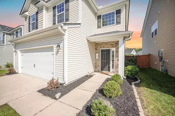 Summerville, SC 29486,743 Redbud Ln